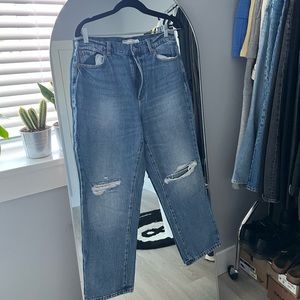 Ripped knee high waisted jeans